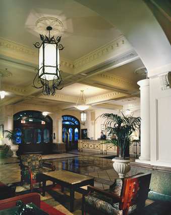 es sfo airport lobby